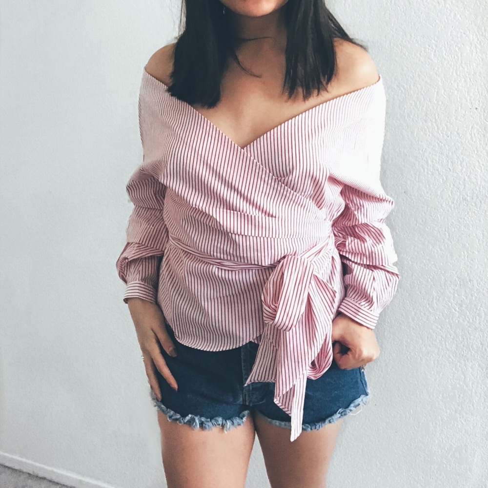 🔻SALE LAST 1 (S) Kimberly Wrap Blouse - Picture 3 of 7